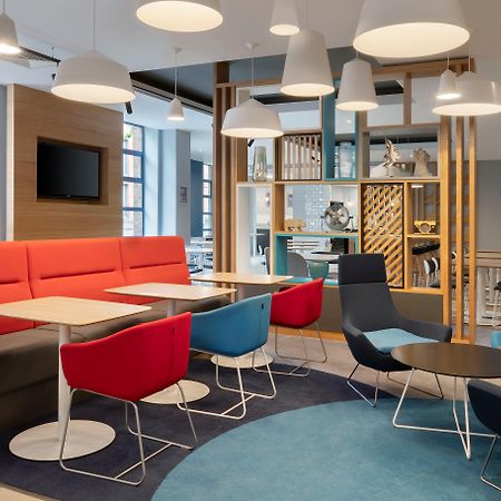 Holiday Inn Express Belfast City By Ihg Екстериор снимка