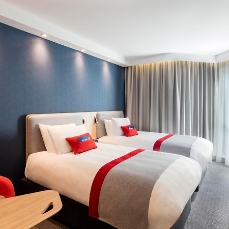 Holiday Inn Express Belfast City By Ihg Екстериор снимка