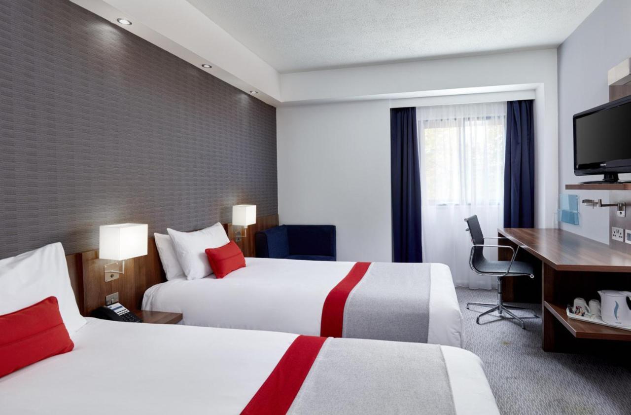Holiday Inn Express Belfast City By Ihg Екстериор снимка