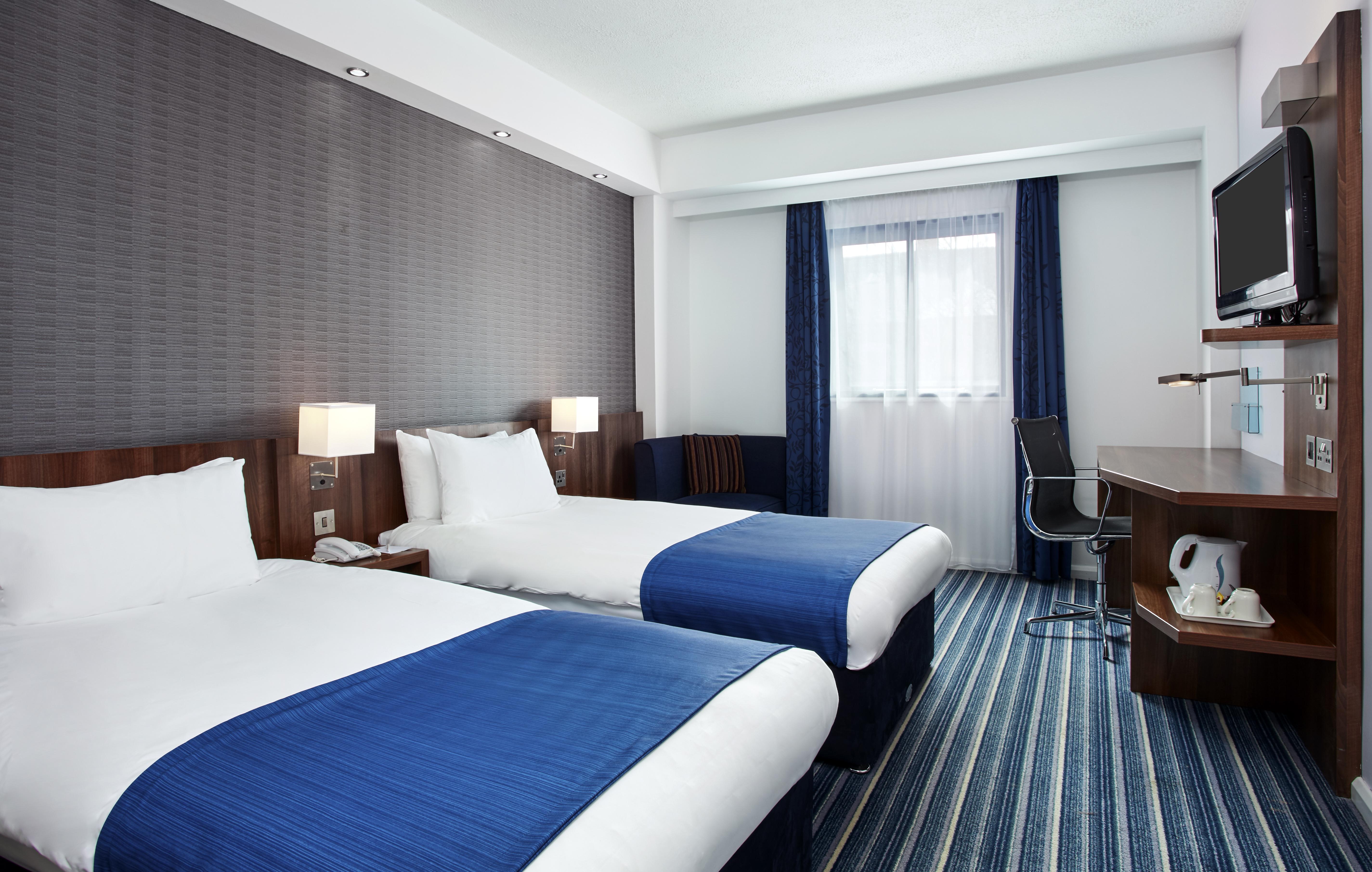 Holiday Inn Express Belfast City By Ihg Екстериор снимка
