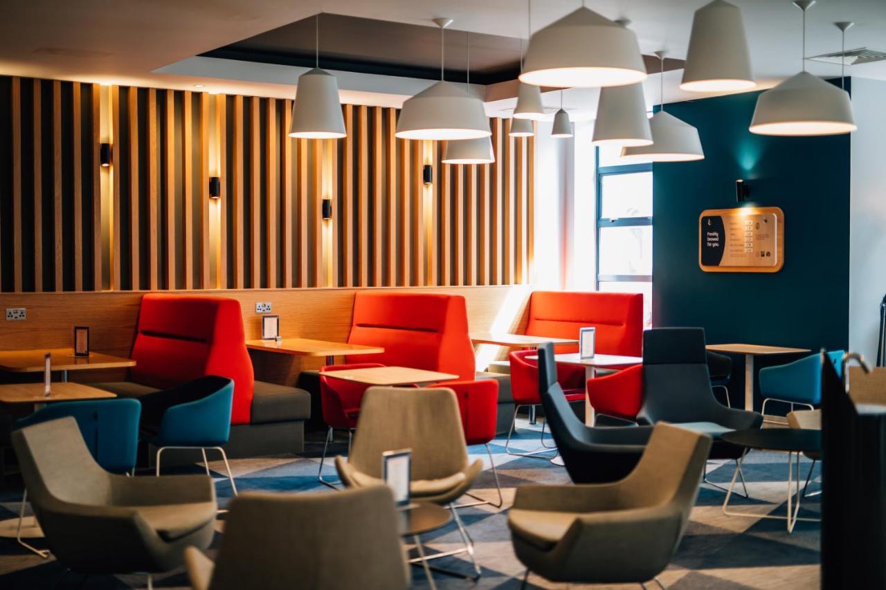 Holiday Inn Express Belfast City By Ihg Екстериор снимка