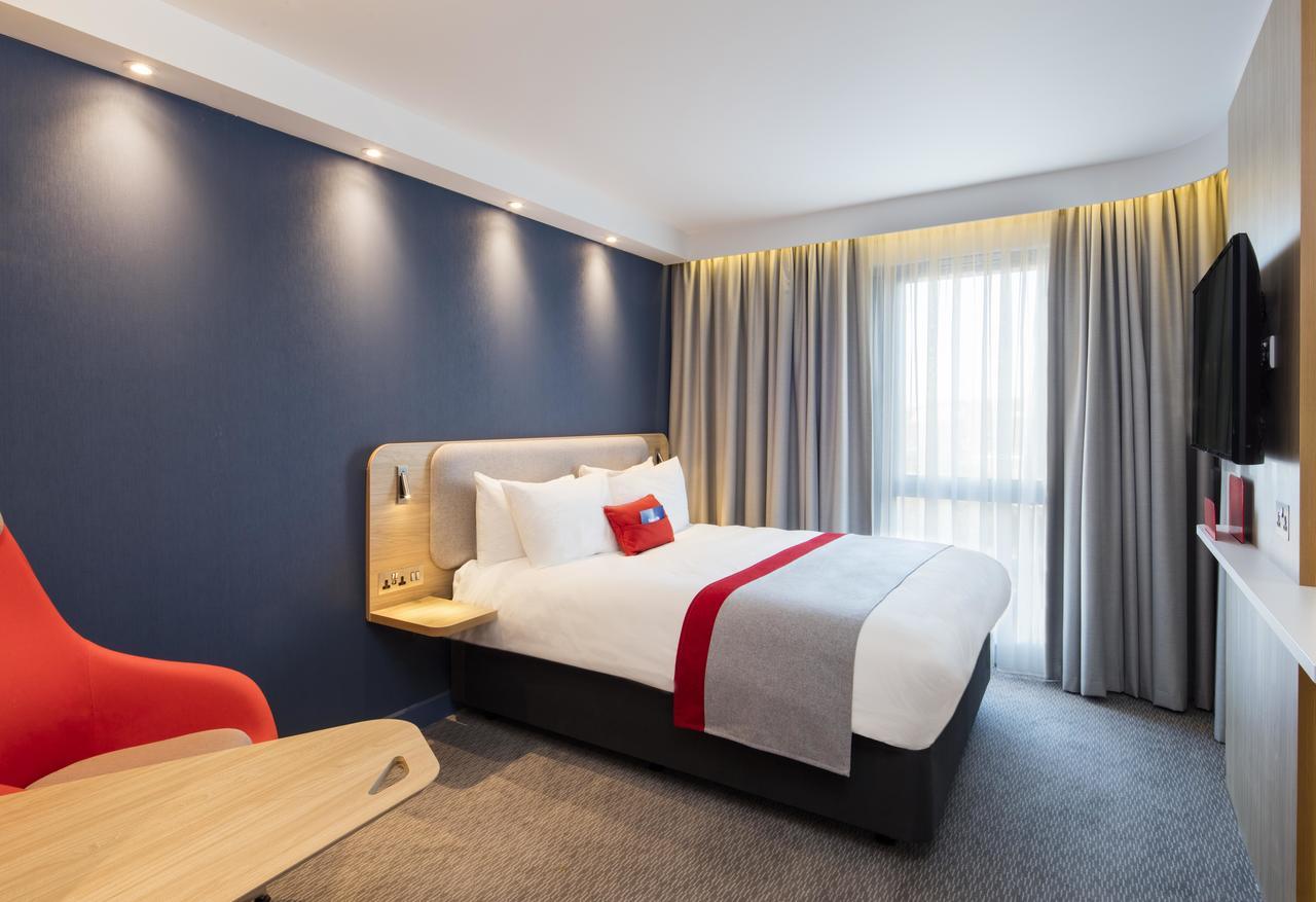 Holiday Inn Express Belfast City By Ihg Екстериор снимка